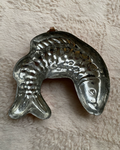 VINTAGE CHRISTIAN WAGNER COPPER FISH MOLD